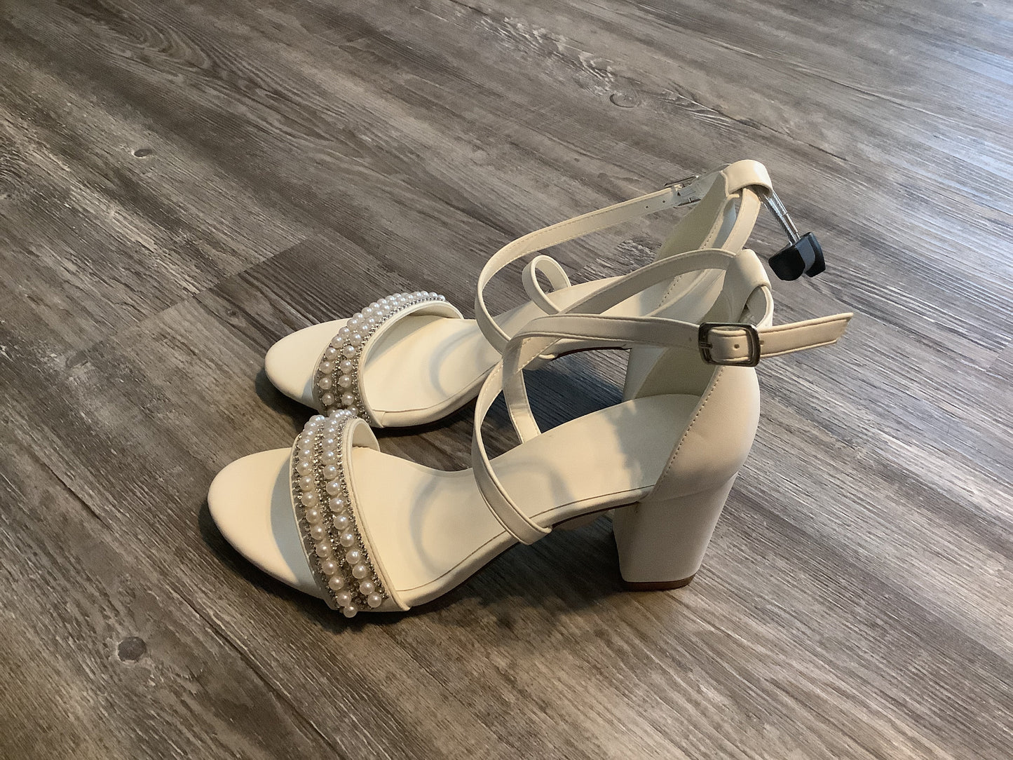 White Shoes Heels Block Clothes Mentor, Size 7.5