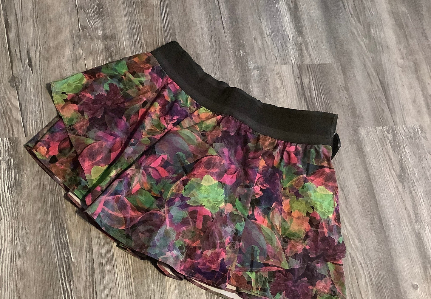 Multi-colored Athletic Skirt Lululemon, Size M