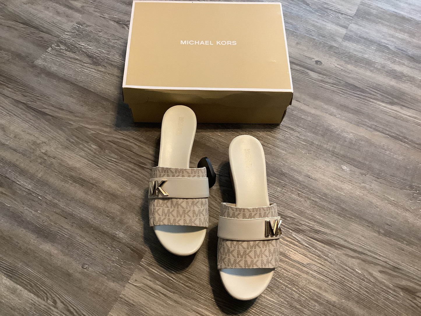 White Shoes Heels Wedge Michael Kors, Size 9