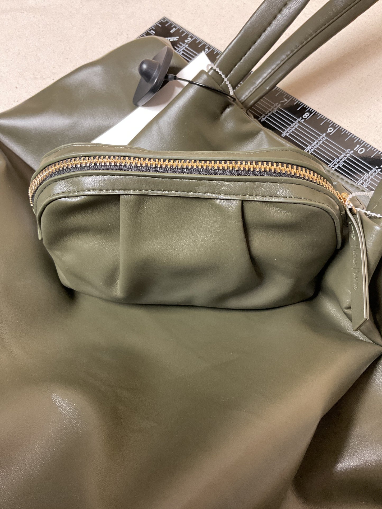 Handbag Designer By Neiman Marcus In Green, Size:Medium