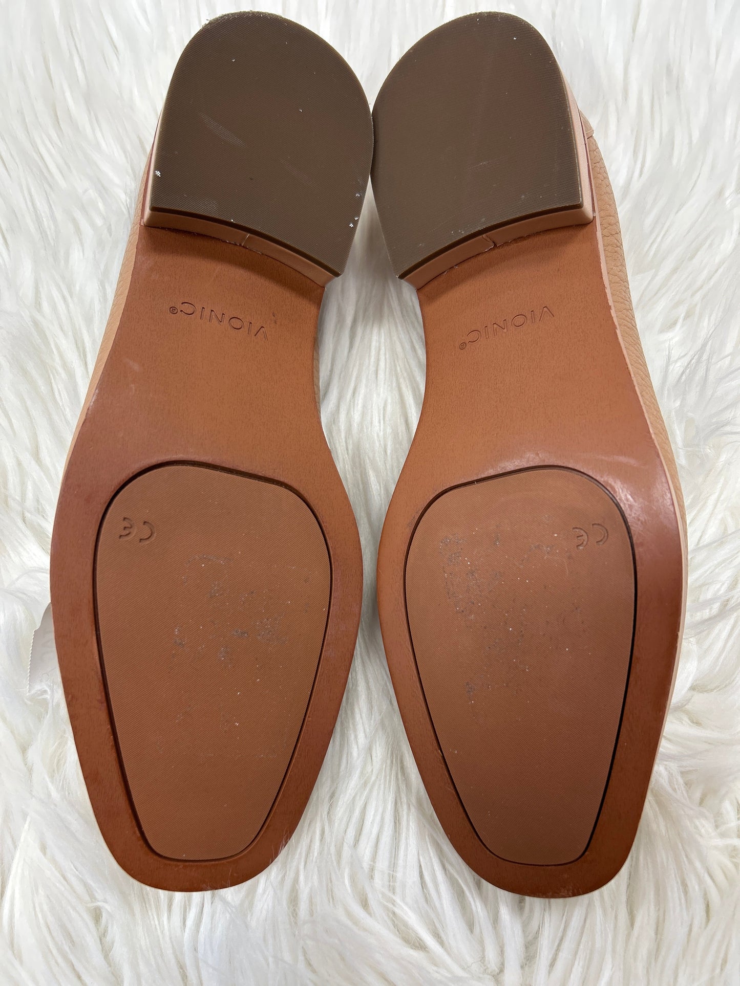 Shoes Flats By Vionic In Tan, Size:8.5