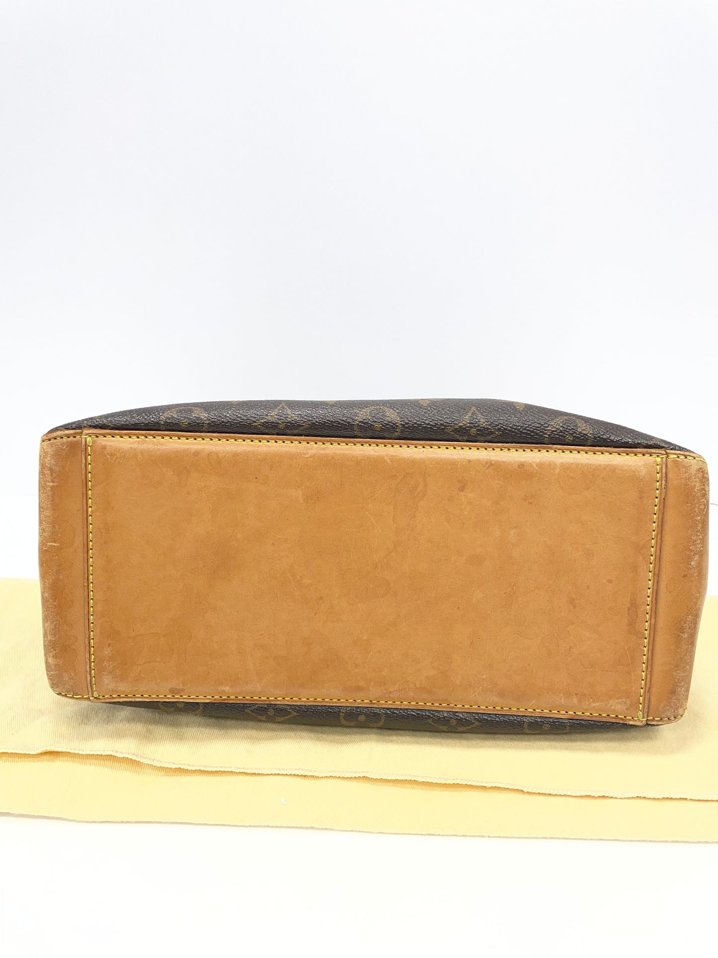 Handbag Luxury Designer By Louis Vuitton, Size: Small