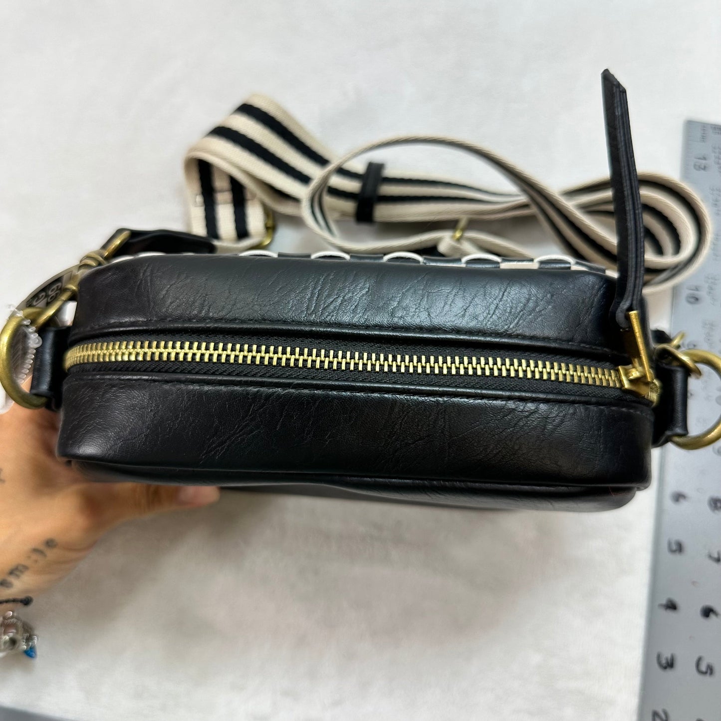 Crossbody By Universal Thread, Size: Small
