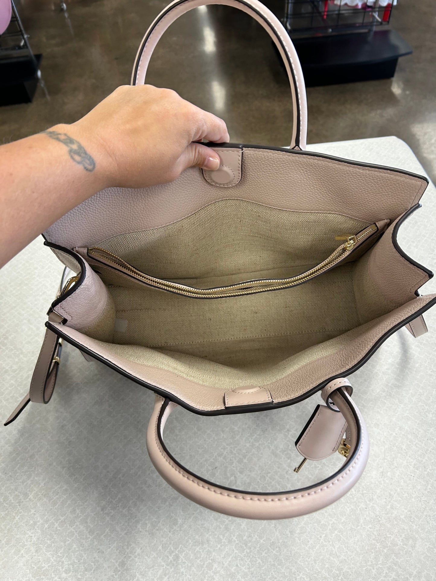 Handbag Designer By Michael Kors In Pink, Size:Medium