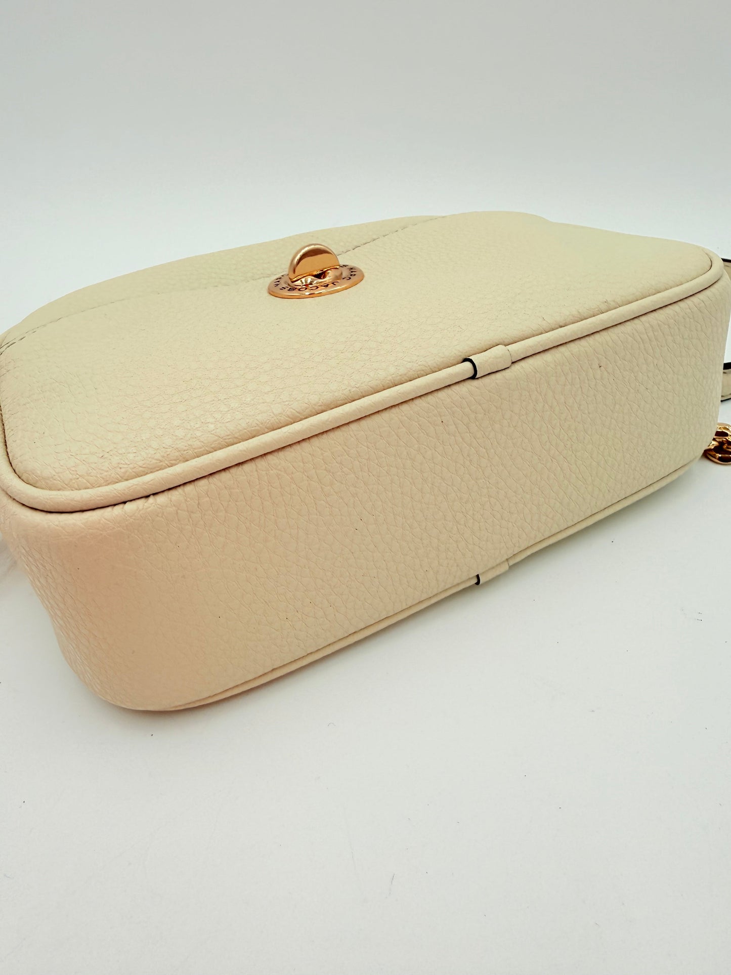 Crossbody Luxury Designer By Marc Jacobs In Cream, Size:Small