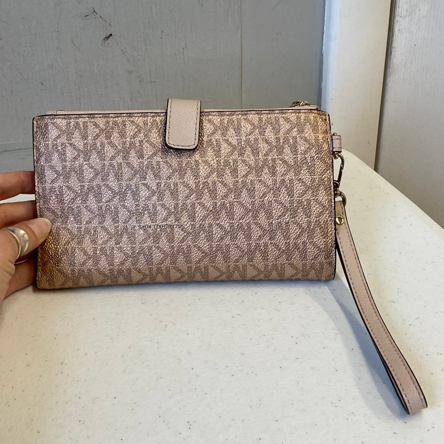 Wristlet Designer By Michael Kors In Peach, Size:Medium