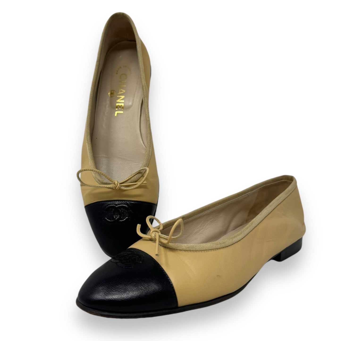 CC Cap Toe Ballerina Flats Luxury Designer By Chanel In Black & Tan, Size: 9