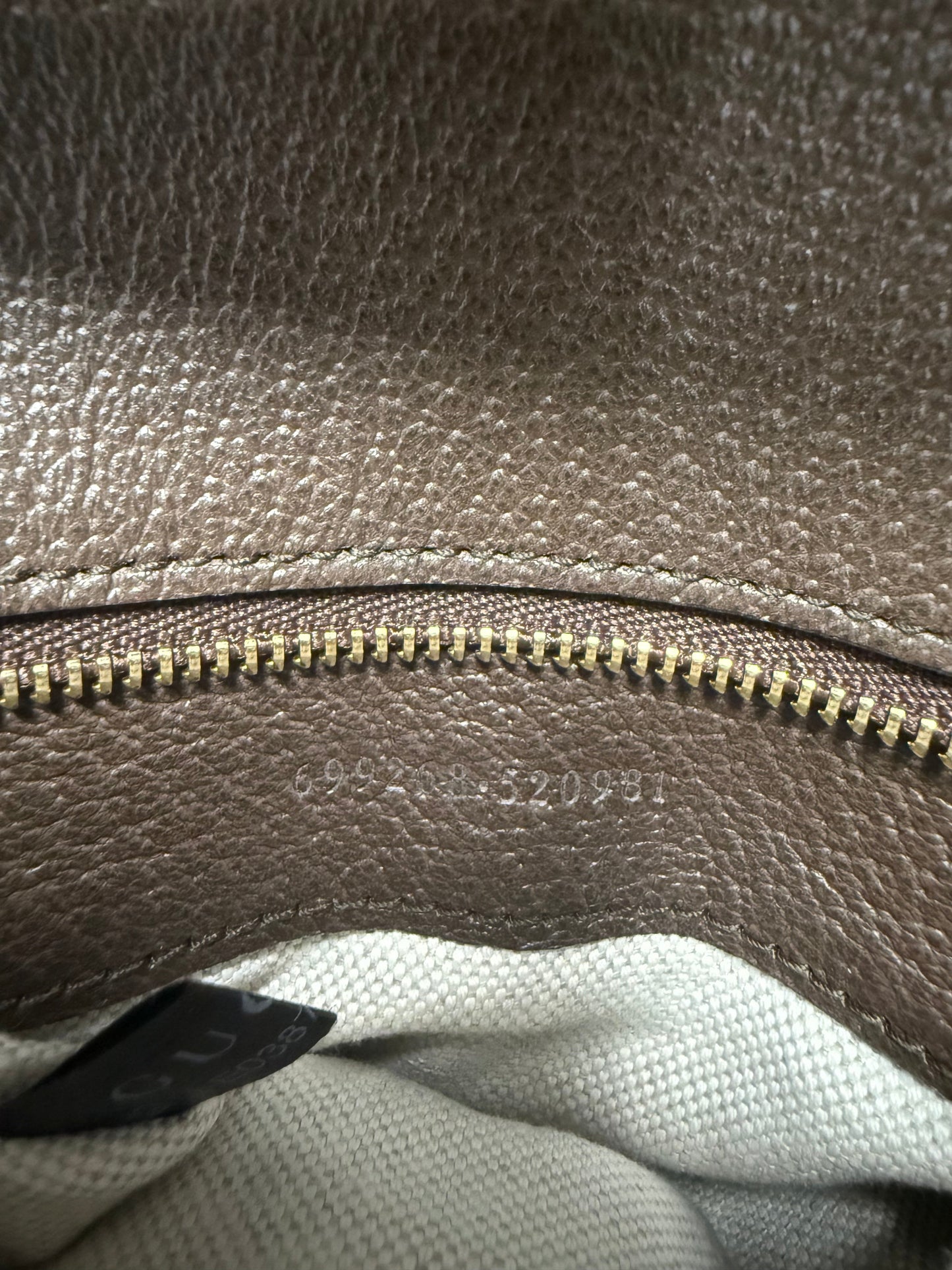 Handbag Luxury Designer By Gucci, Size: Small