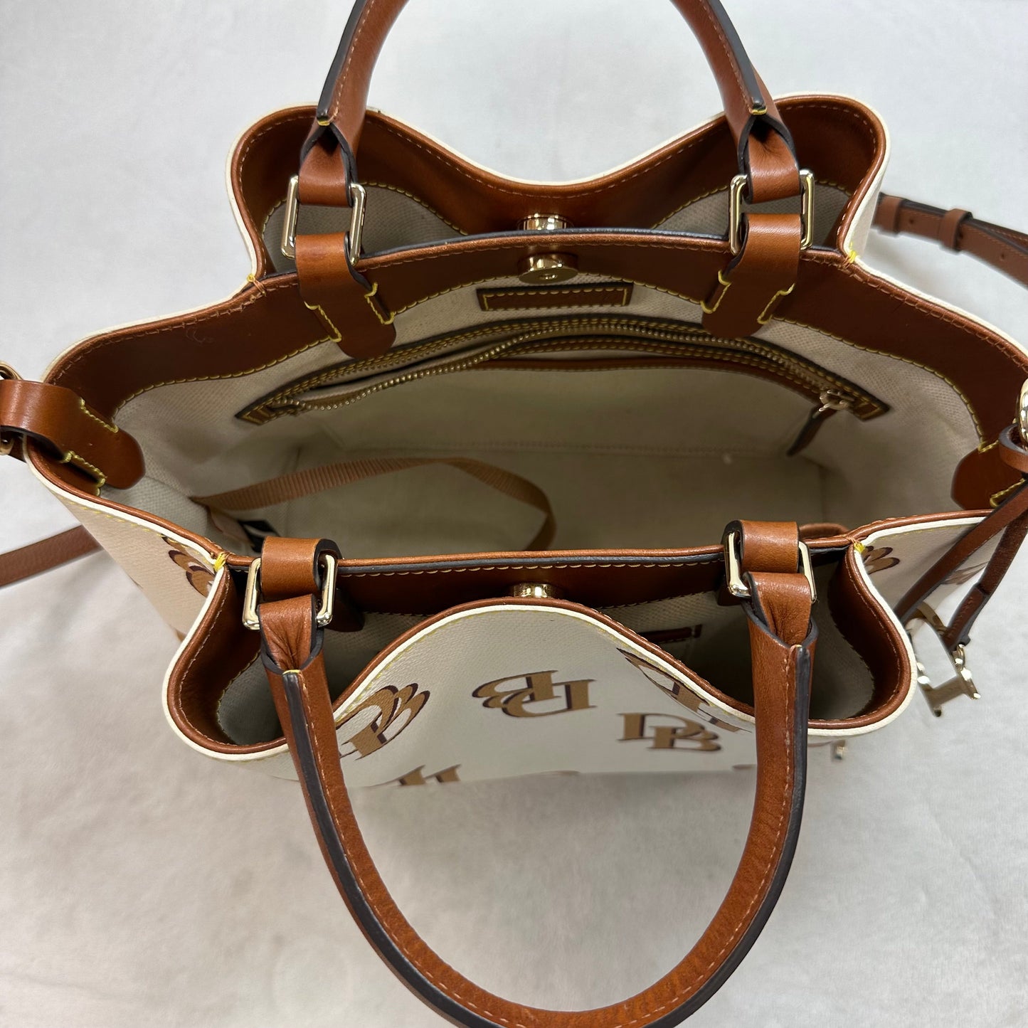 Handbag Designer By Dooney And Bourke, Size: Medium