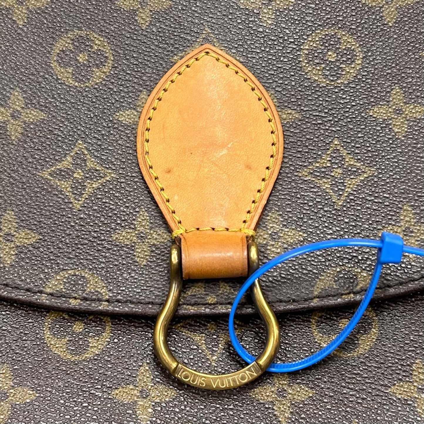Crossbody Luxury Designer By Louis Vuitton, Size: Medium