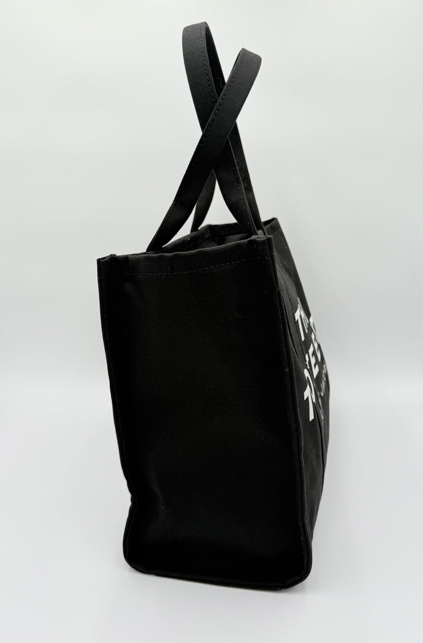 Tote Designer By Marc Jacobs, Size: Large