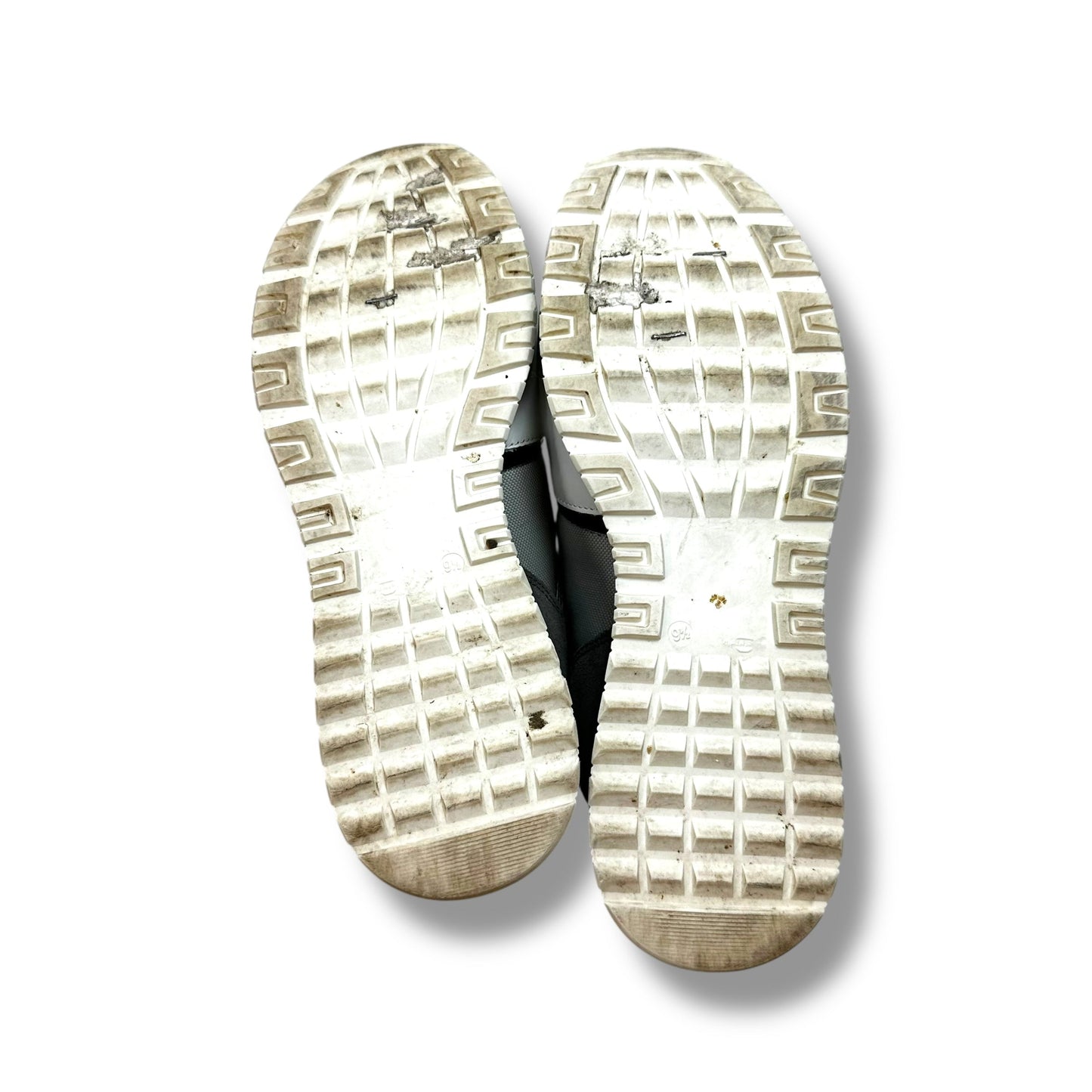 Shoes Luxury Designer By Valentino by Mario In White, Size: 9.5