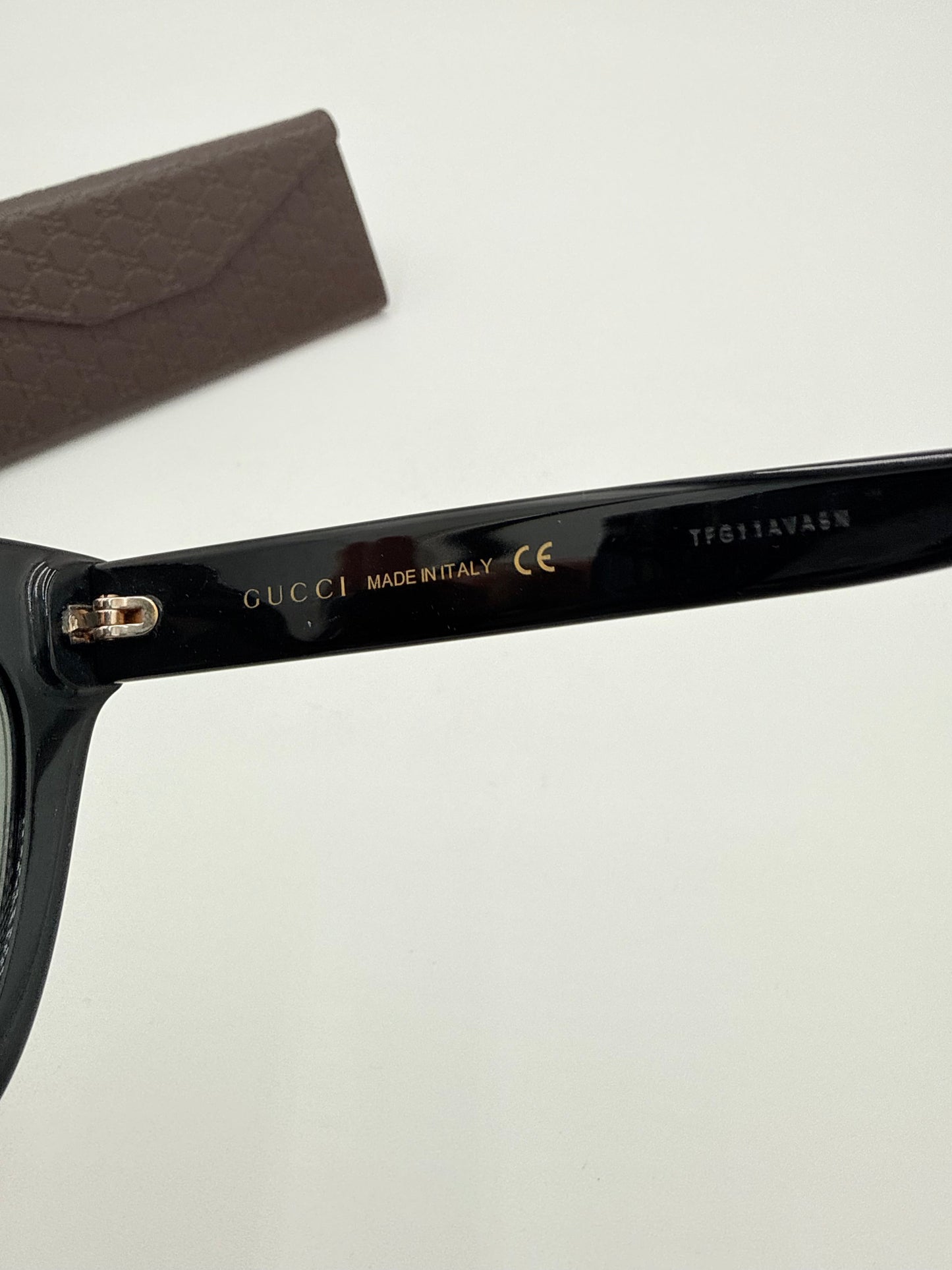Sunglasses Luxury Designer By Gucci In Floral Print, Size: