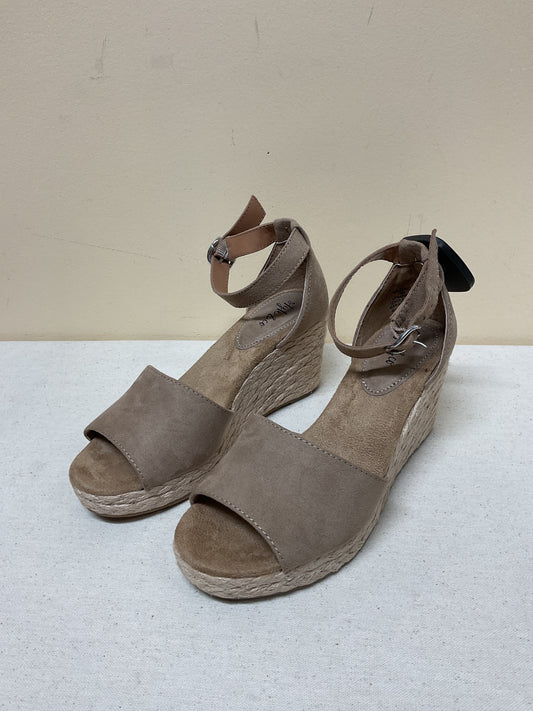 Sandals Heels Wedge By Style And Company In Black & Tan, Size:5