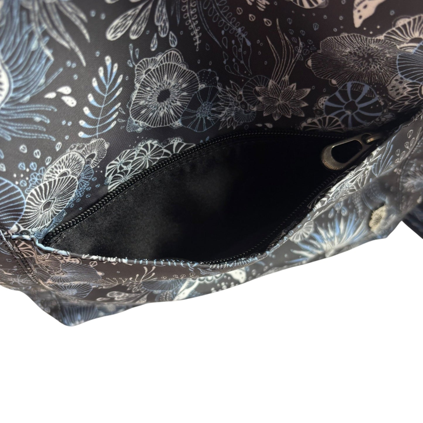 Crossbody By Sakroots, Size: Medium
