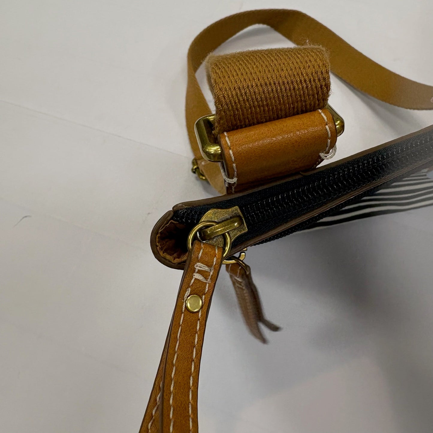 Crossbody By Fossil, Size: Small