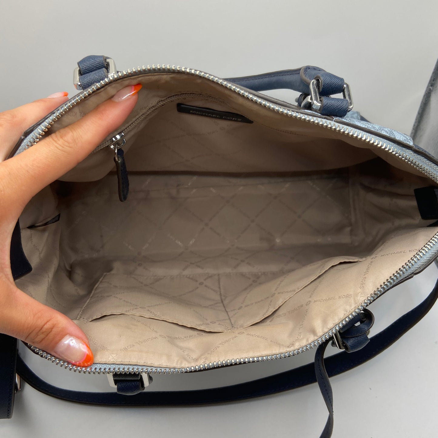 Handbag Designer By Michael By Michael Kors, Size: Large