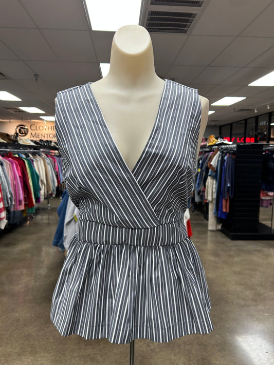 Top Sleeveless By En Saison In Grey & White, Size:L