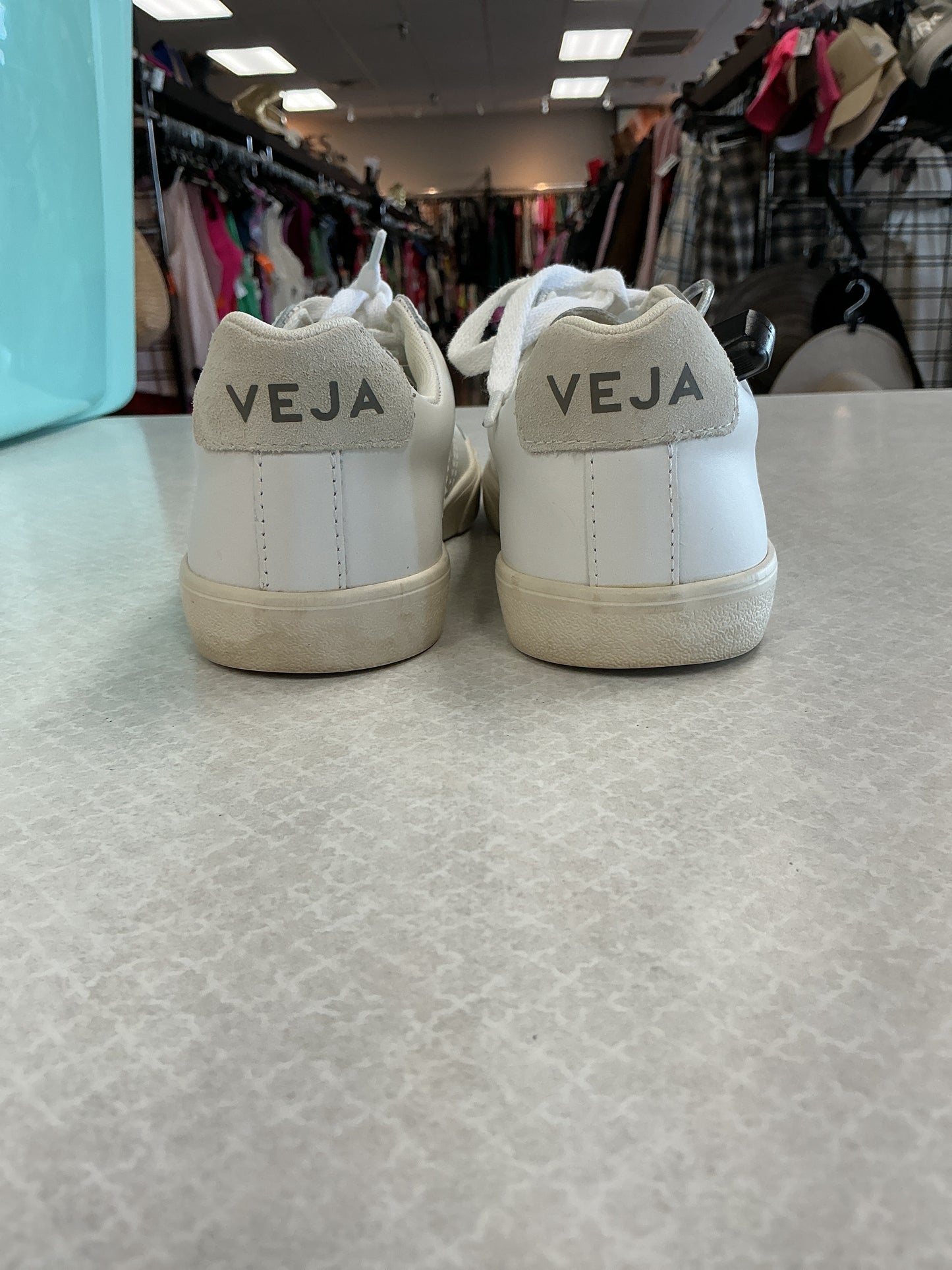 Shoes Sneakers By Veja In White, Size:6