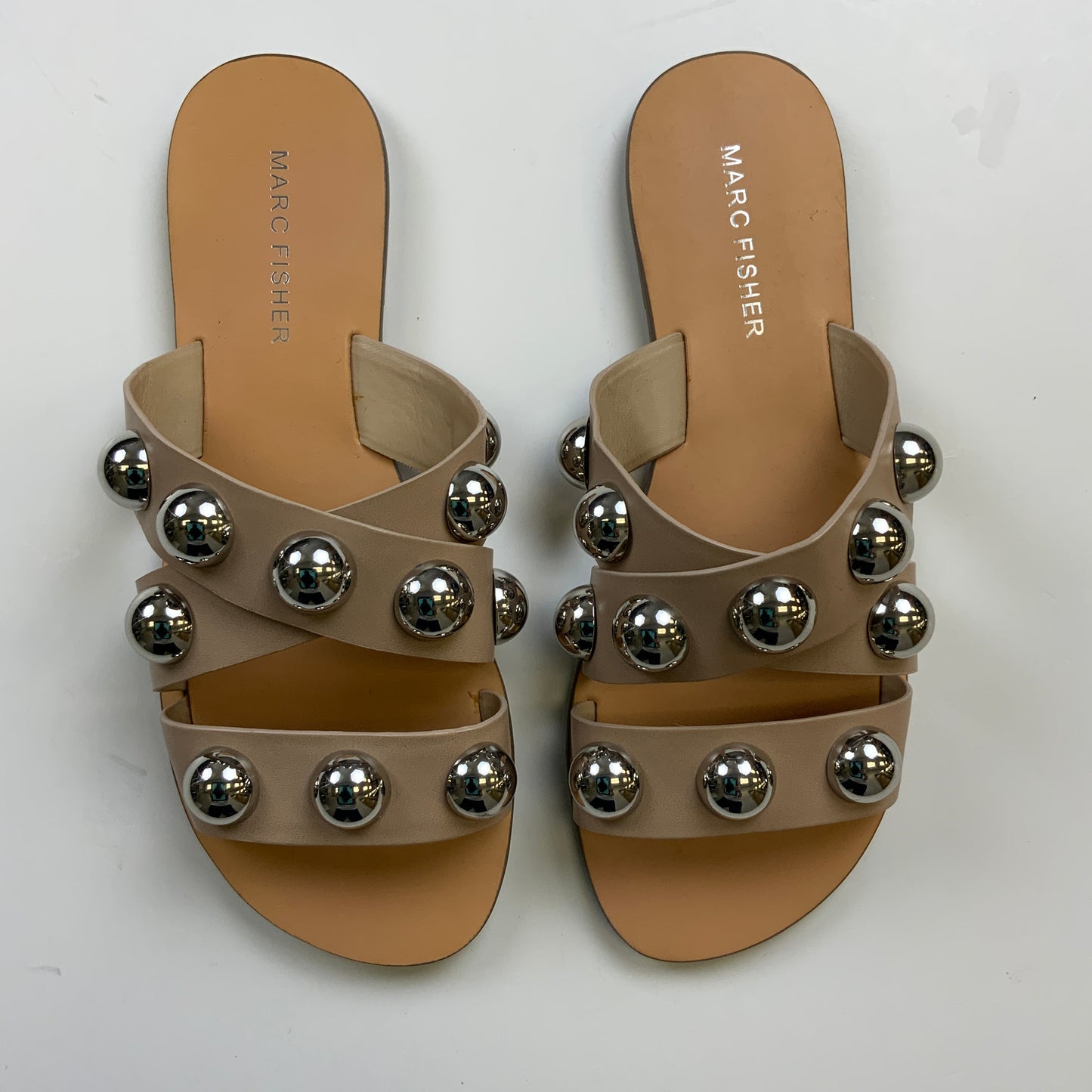 Sandals Flats By Marc Fisher In Tan, Size: 6