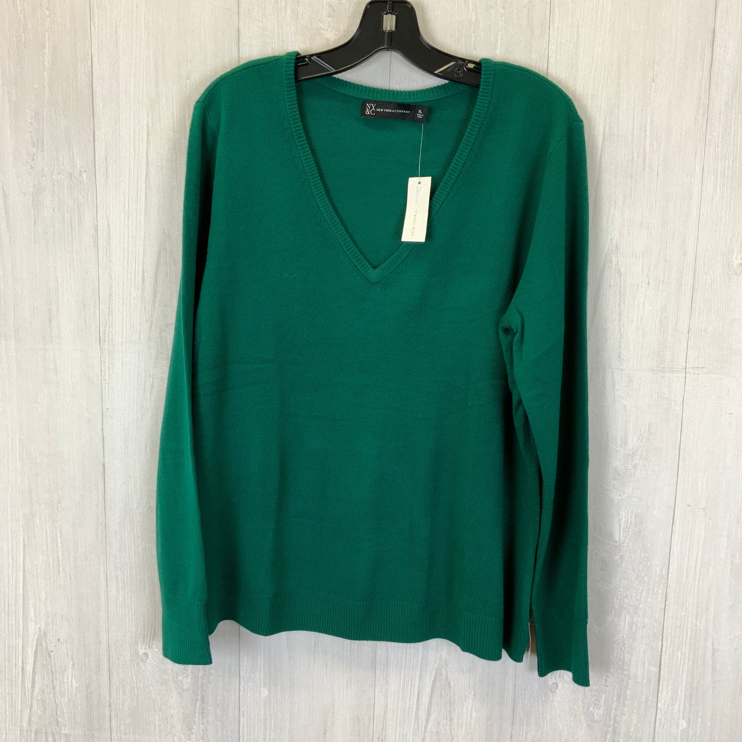 Top Long Sleeve By New York And Co In Green, Size: Xl