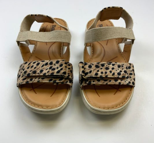 Black & Tan Sandals Flats Born, Size 8