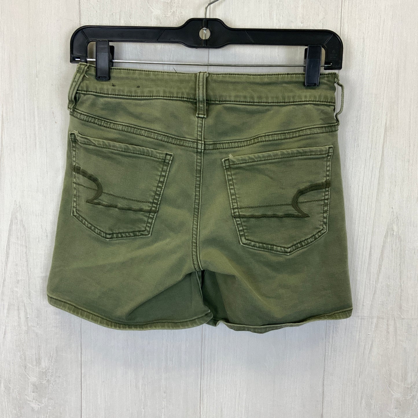 Green Shorts American Eagle, Size 0