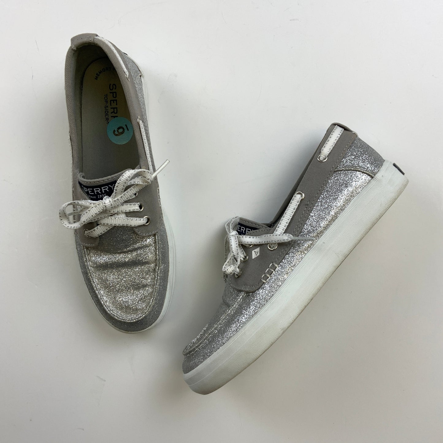 Shoes Flats By Sperry In Silver, Size: 6