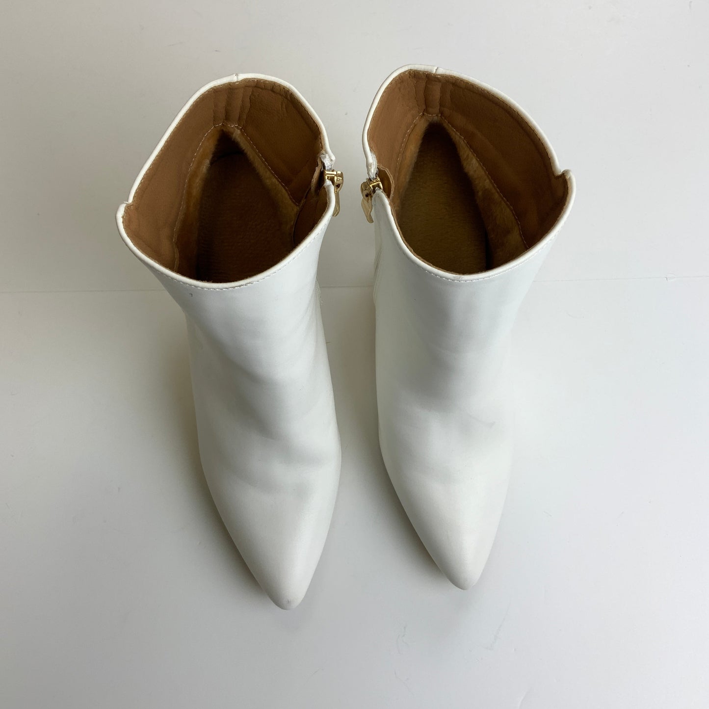 Boots Ankle Heels By Clothes Mentor In White, Size: 9.5