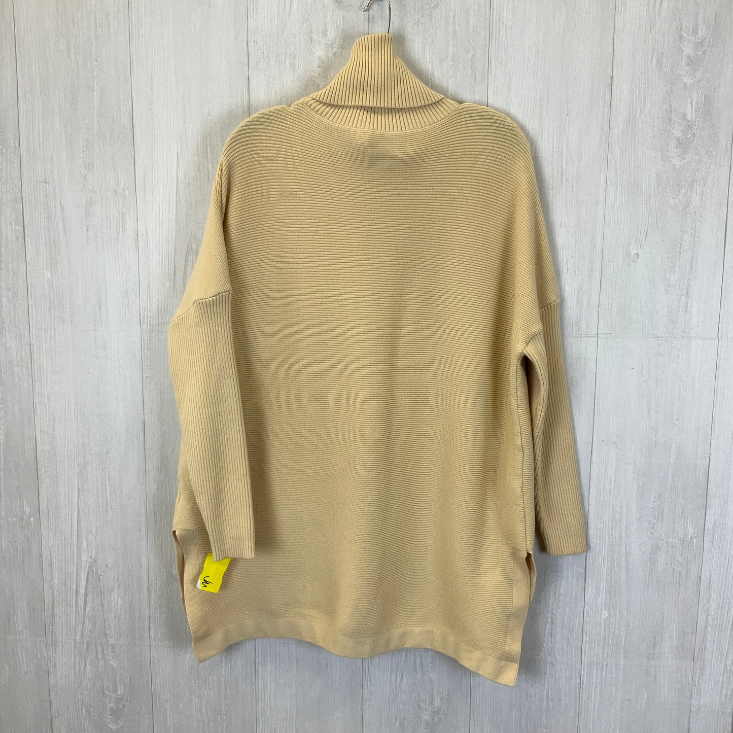 Sweater By Clothes Mentor In Beige, Size: Xl