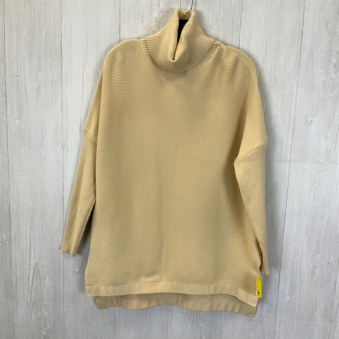 Sweater By Clothes Mentor In Beige, Size: Xl