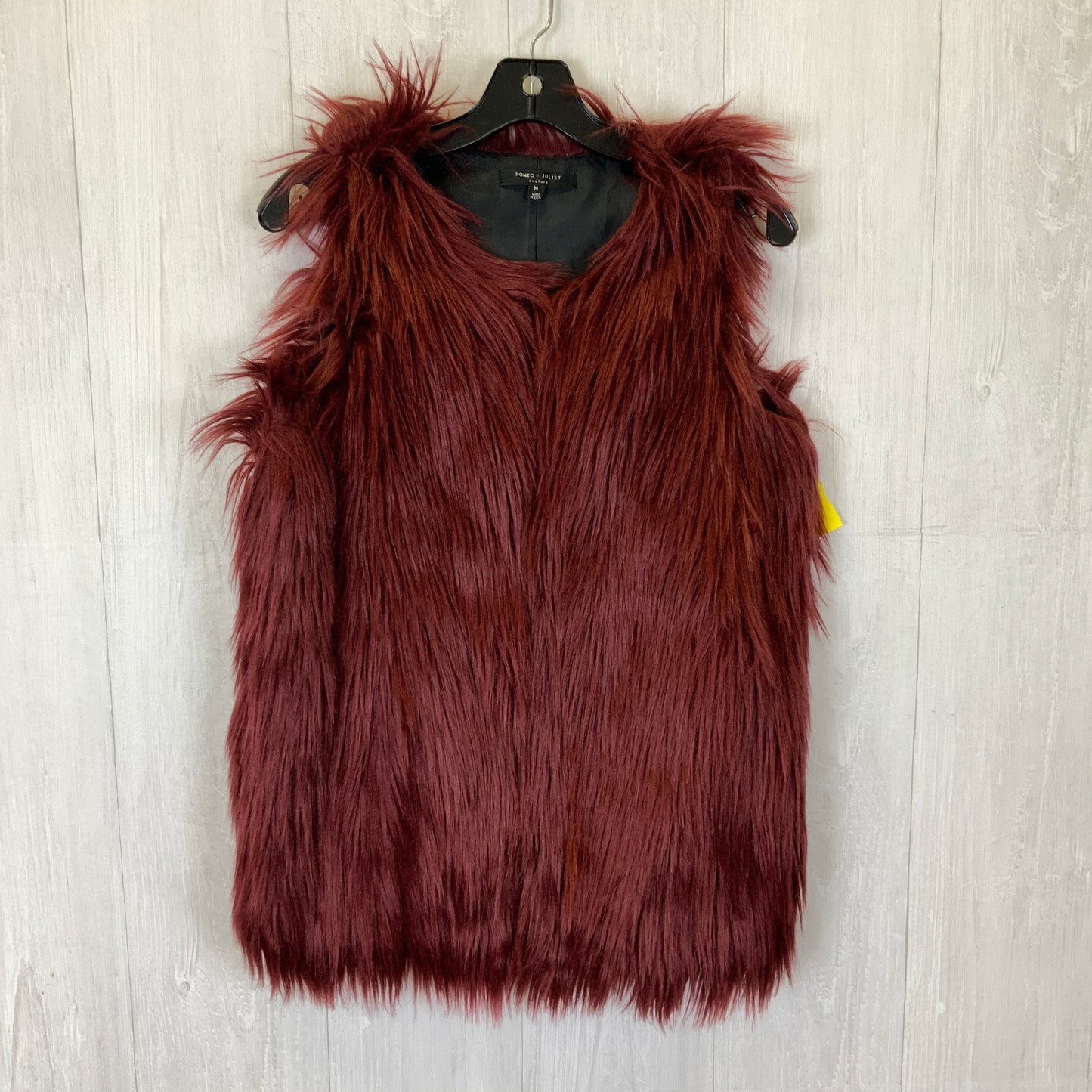 Vest Faux Fur & Sherpa By Romeo And Juliet In Red, Size: M