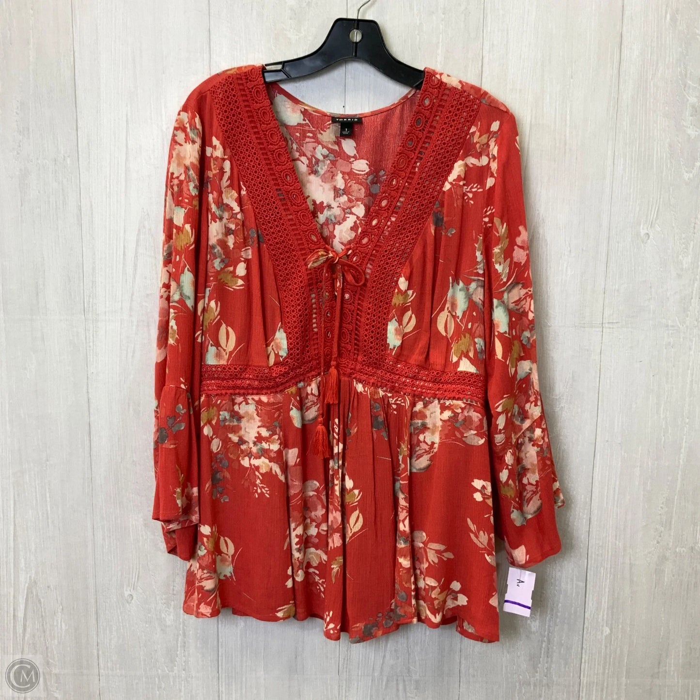 Top Long Sleeve By Torrid In Coral, Size: 1x