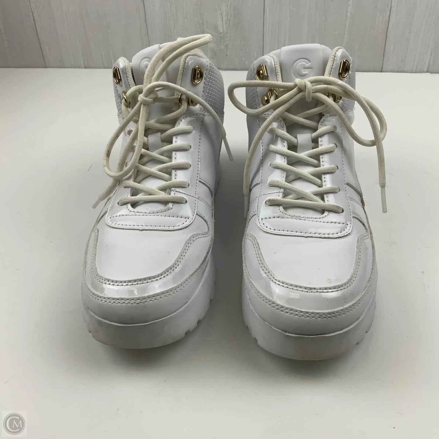 Shoes Sneakers By Clothes Mentor In White, Size: 9.5
