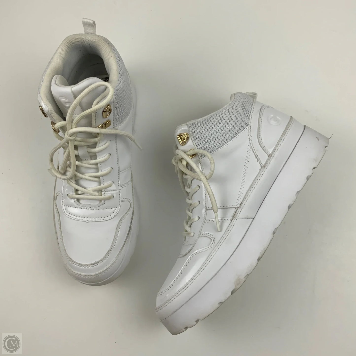 Shoes Sneakers By Clothes Mentor In White, Size: 9.5