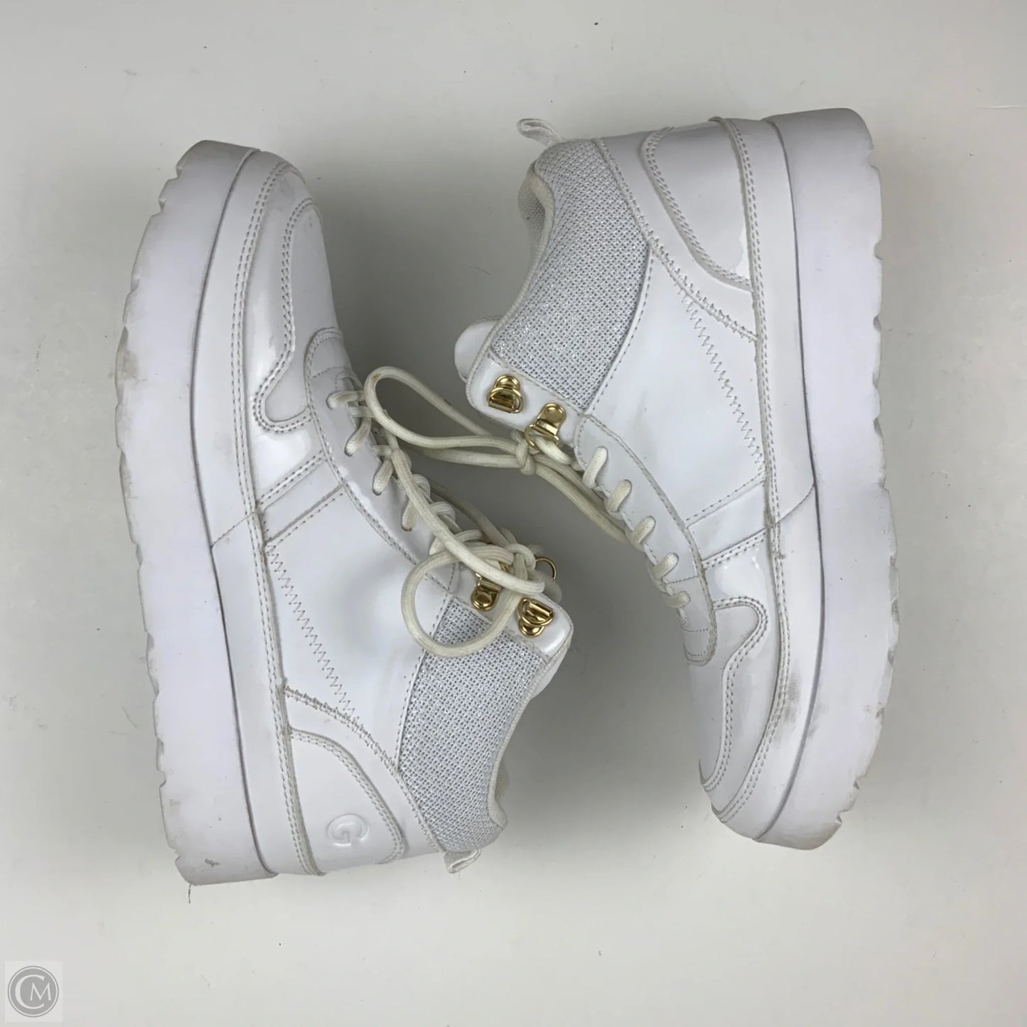 Shoes Sneakers By Clothes Mentor In White, Size: 9.5