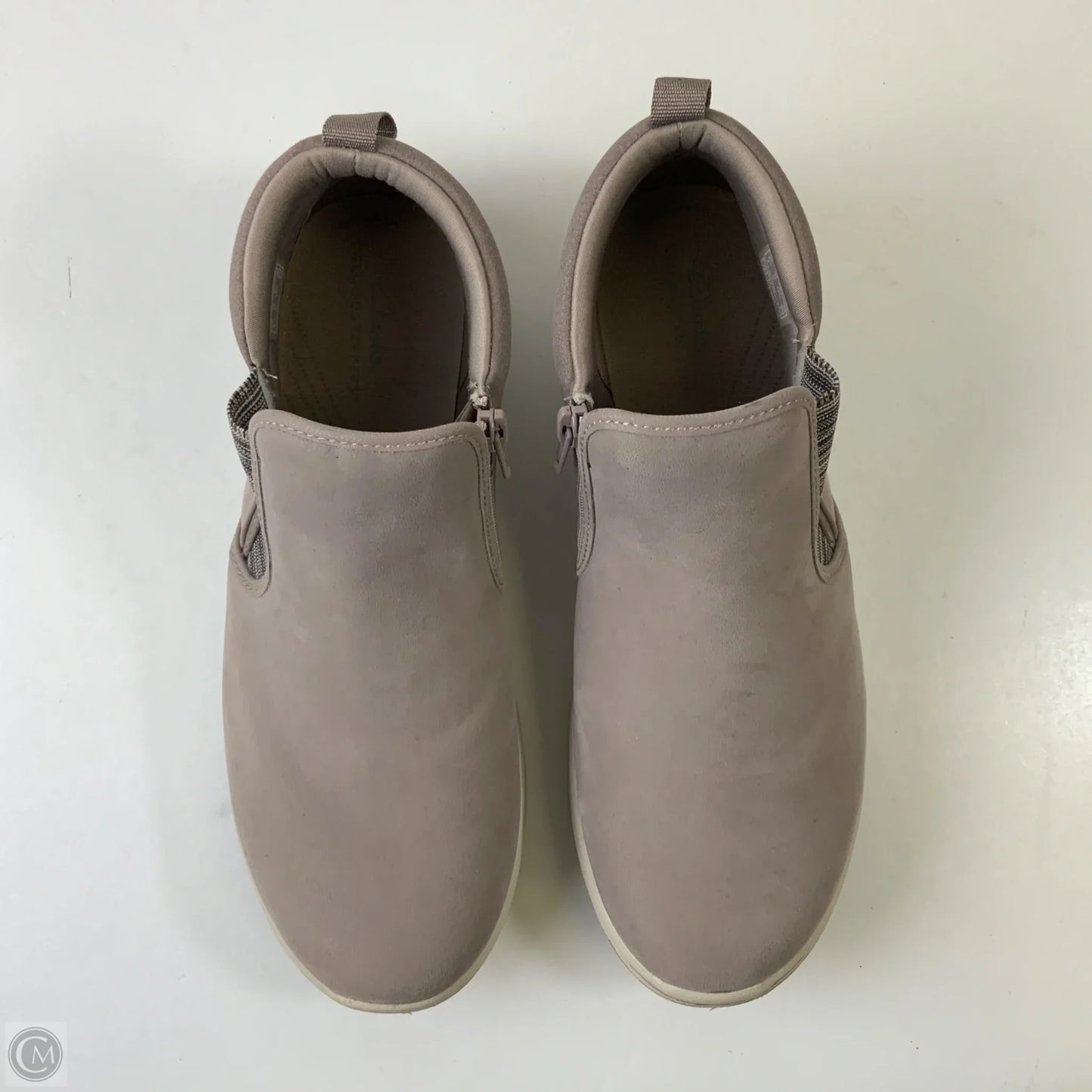 Shoes Sneakers By Clarks In Taupe, Size: 11