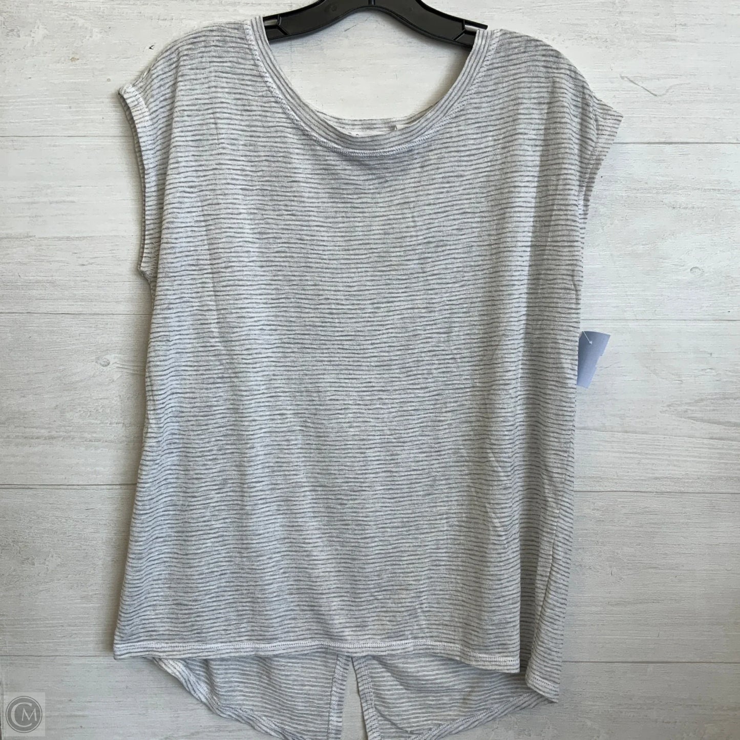 Athletic Top Short Sleeve By Athleta In Grey, Size: M