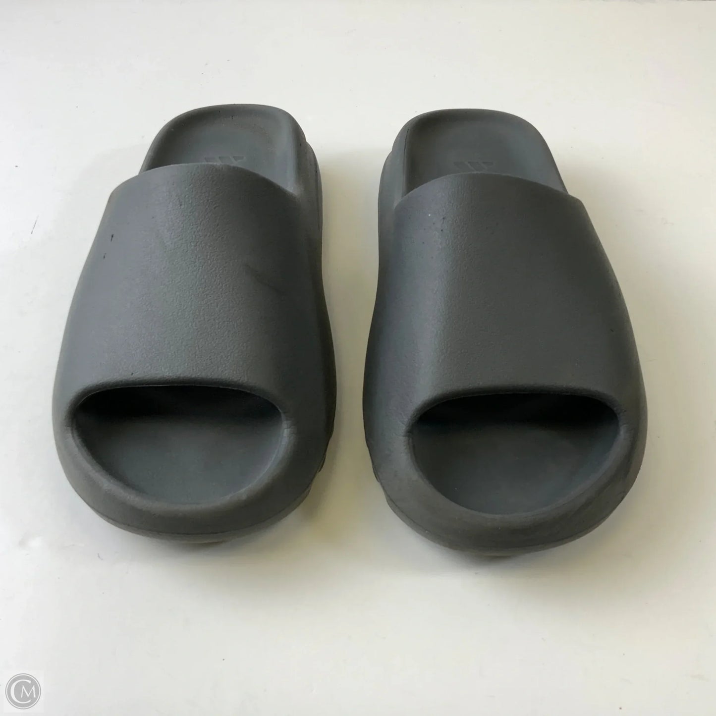 Shoes Luxury Designer By Yeezy In Grey, Size: 10