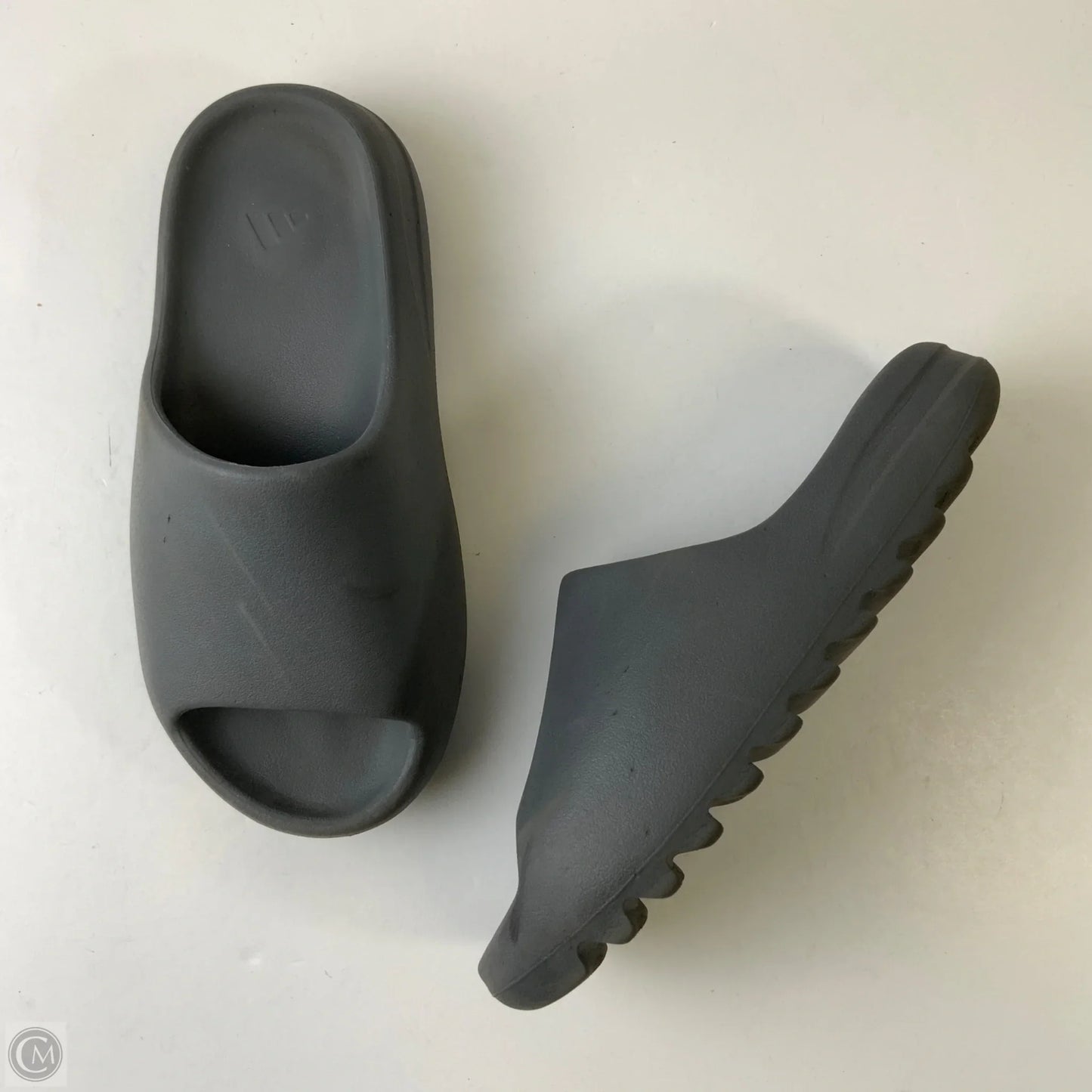 Shoes Luxury Designer By Yeezy In Grey, Size: 10