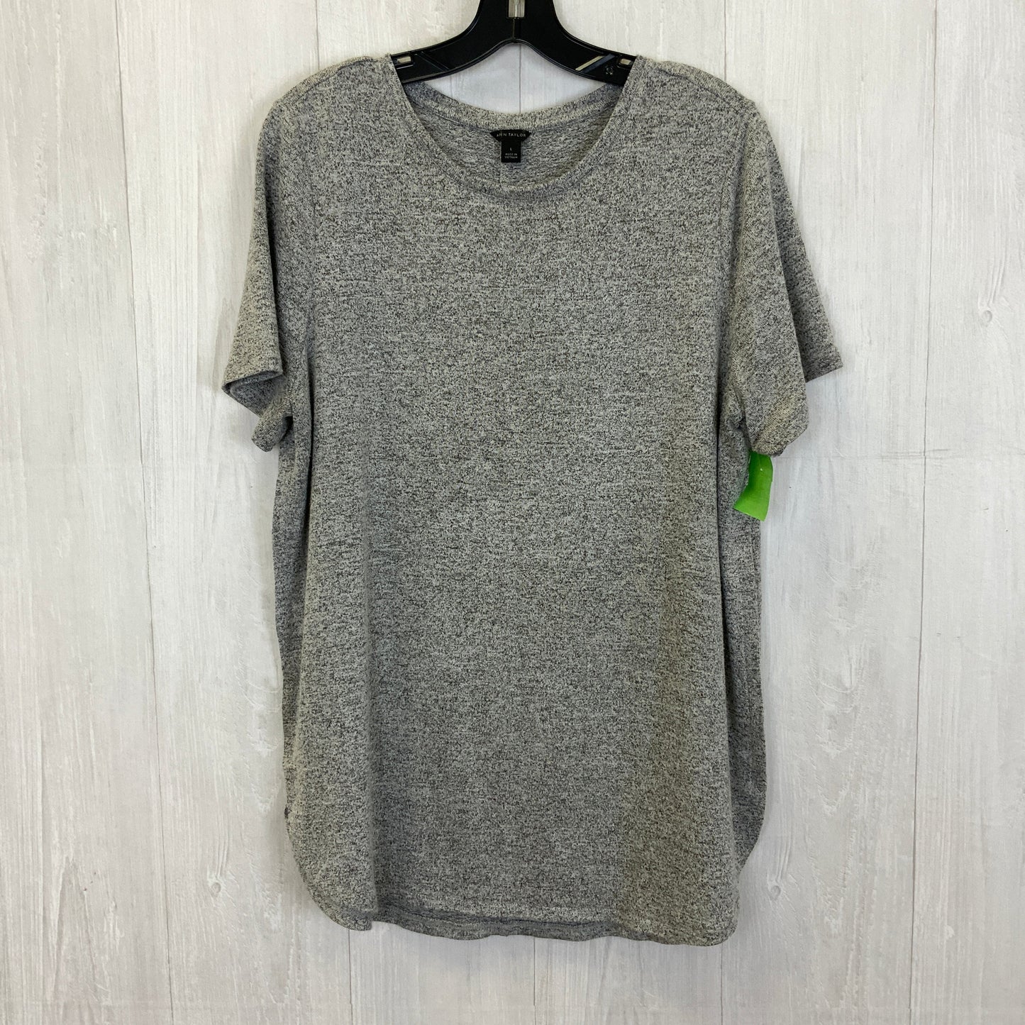 Top Short Sleeve Basic By Ann Taylor  Size: L