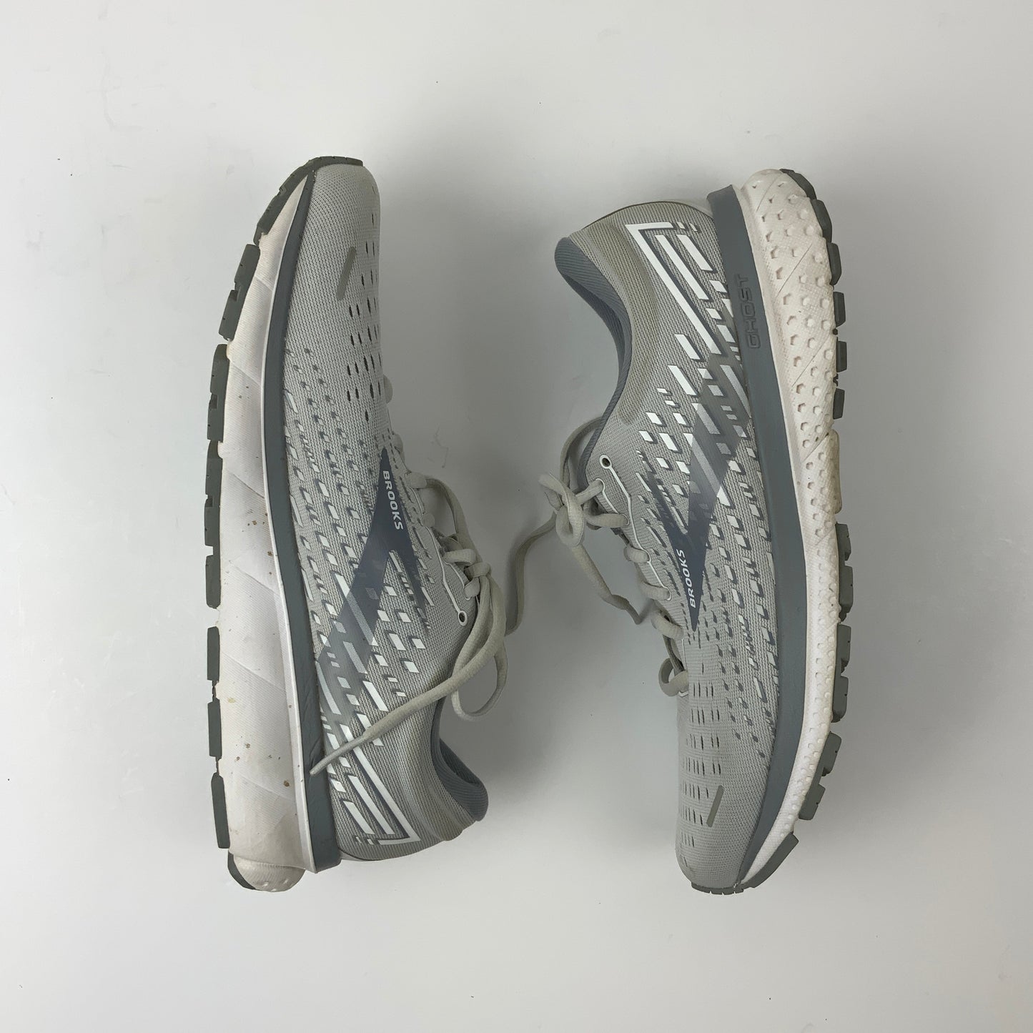 Shoes Athletic By Brooks In Grey, Size: 10.5