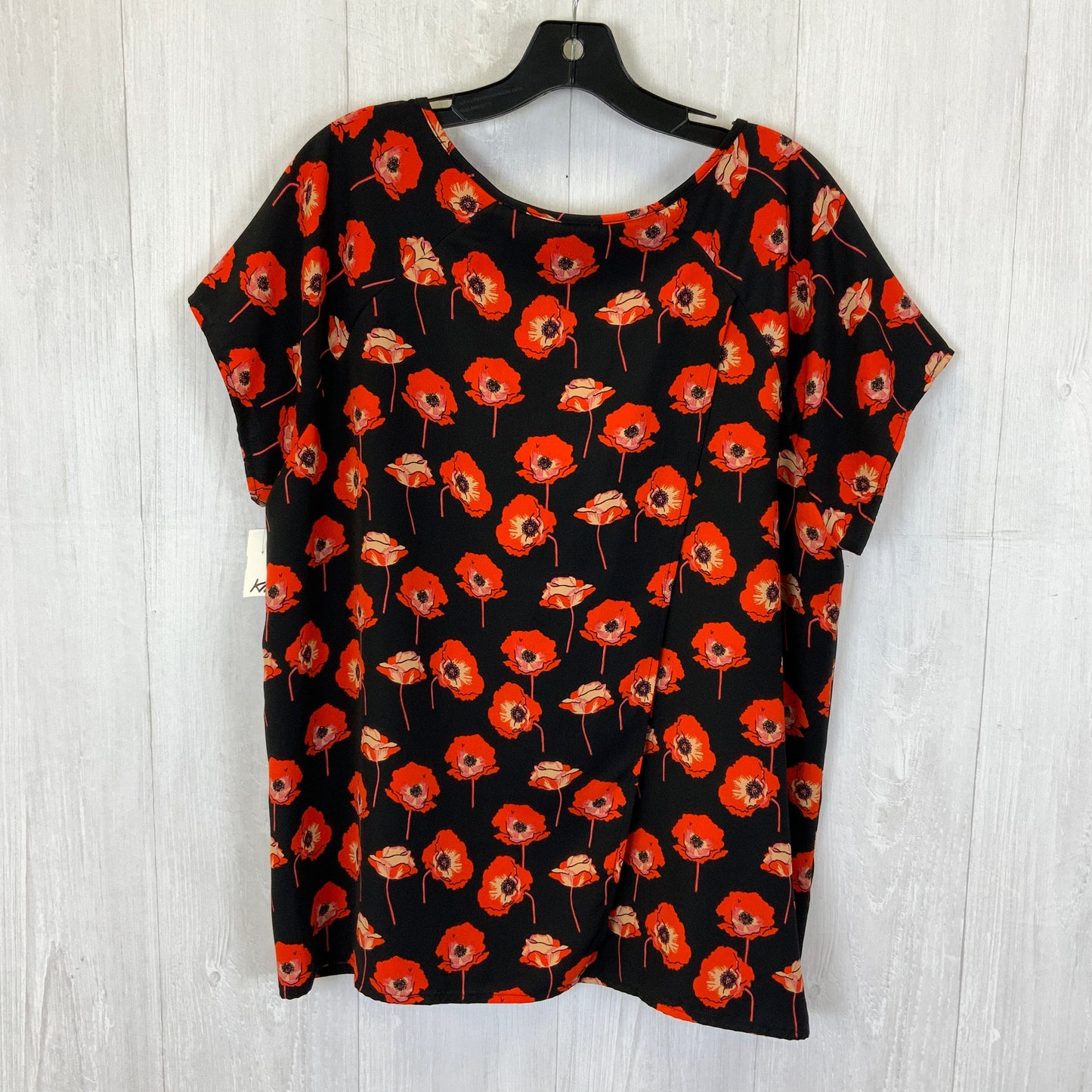 Top Short Sleeve By Cabi In Black & Red, Size: Xl