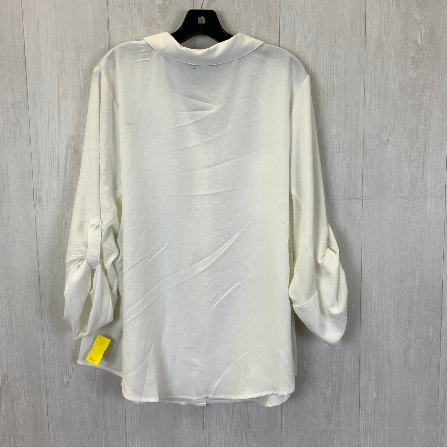 Top Long Sleeve By Clothes Mentor In White, Size: 3x