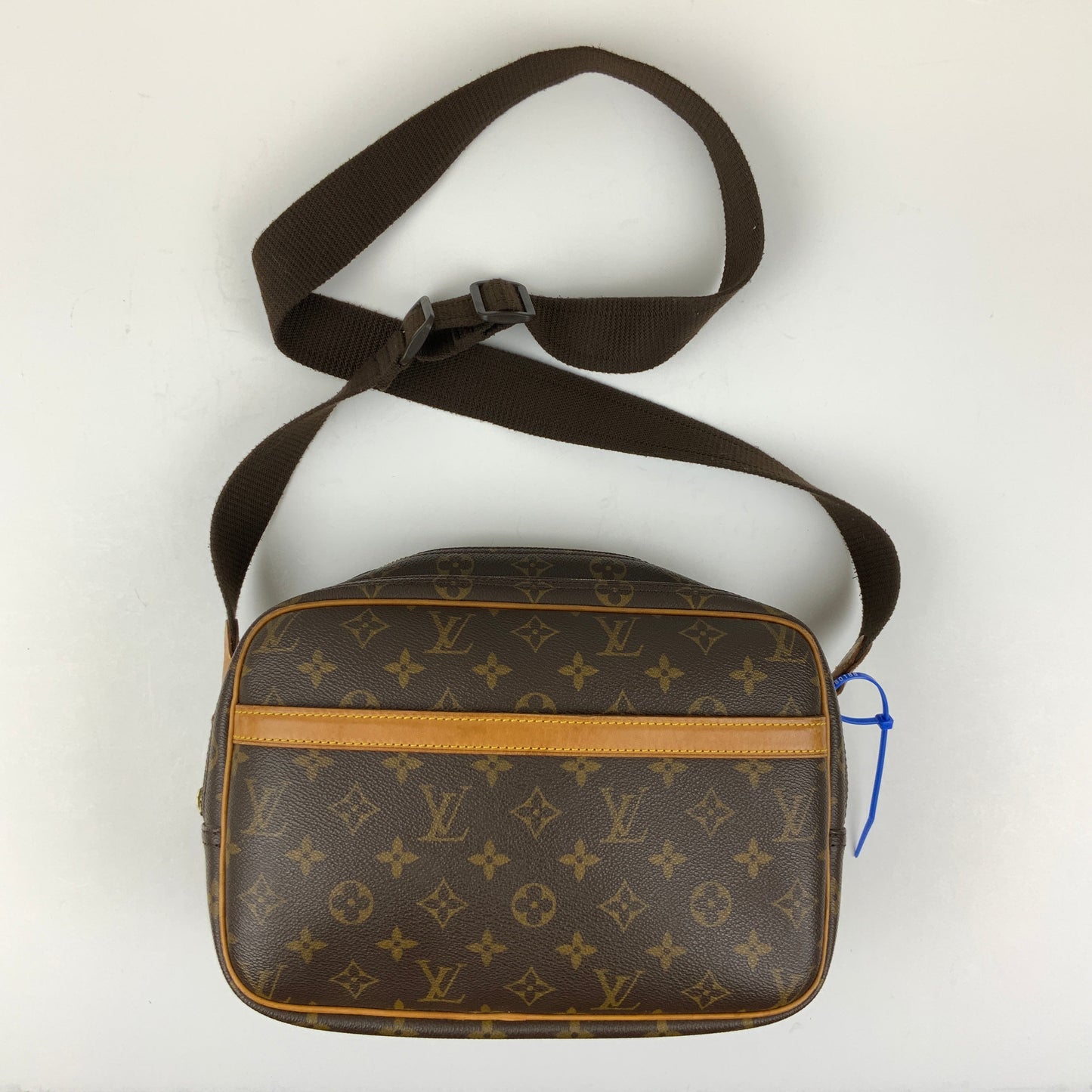 Crossbody Designer By Louis Vuitton, Size: Medium