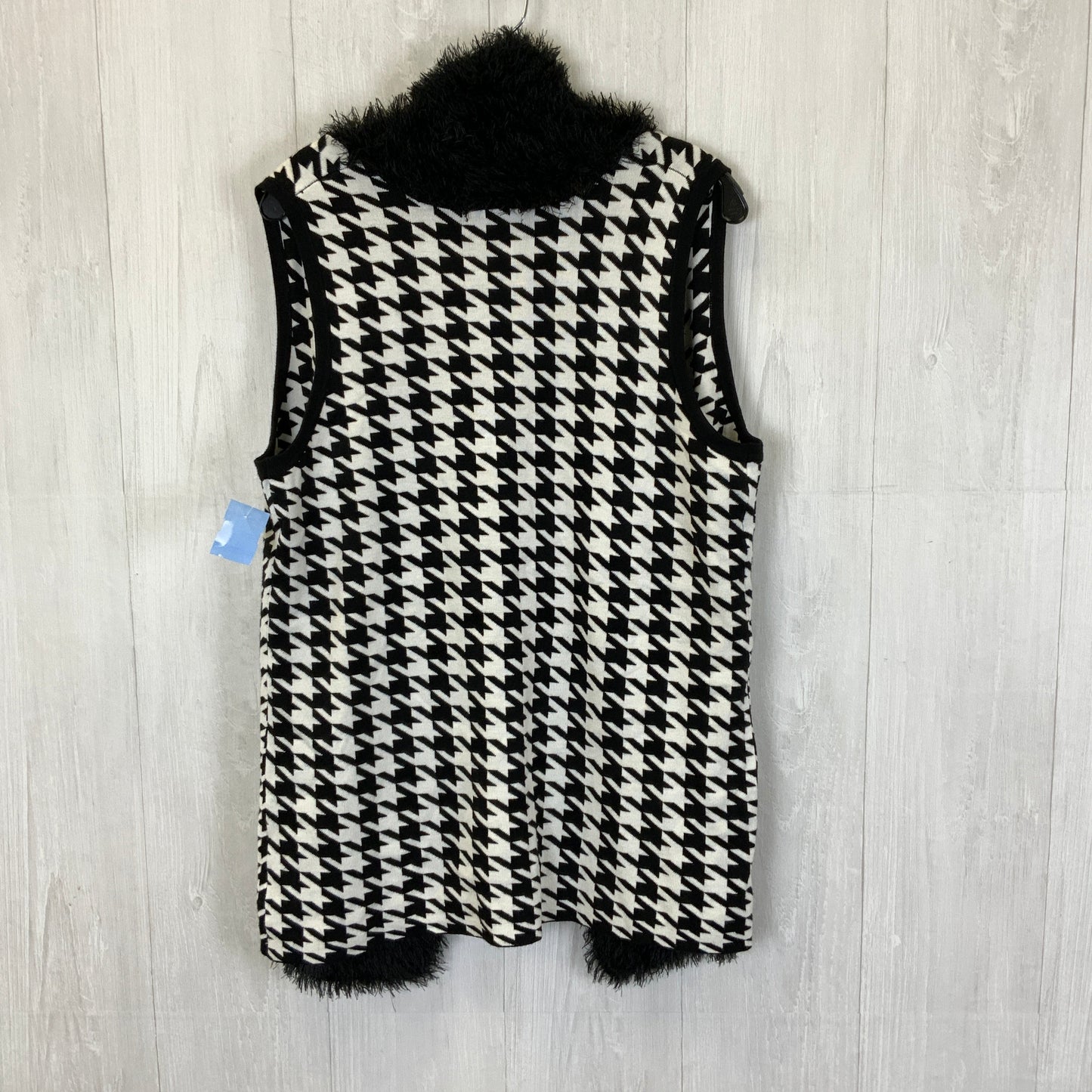 Vest Sweater By Clothes Mentor In Black & White, Size: M