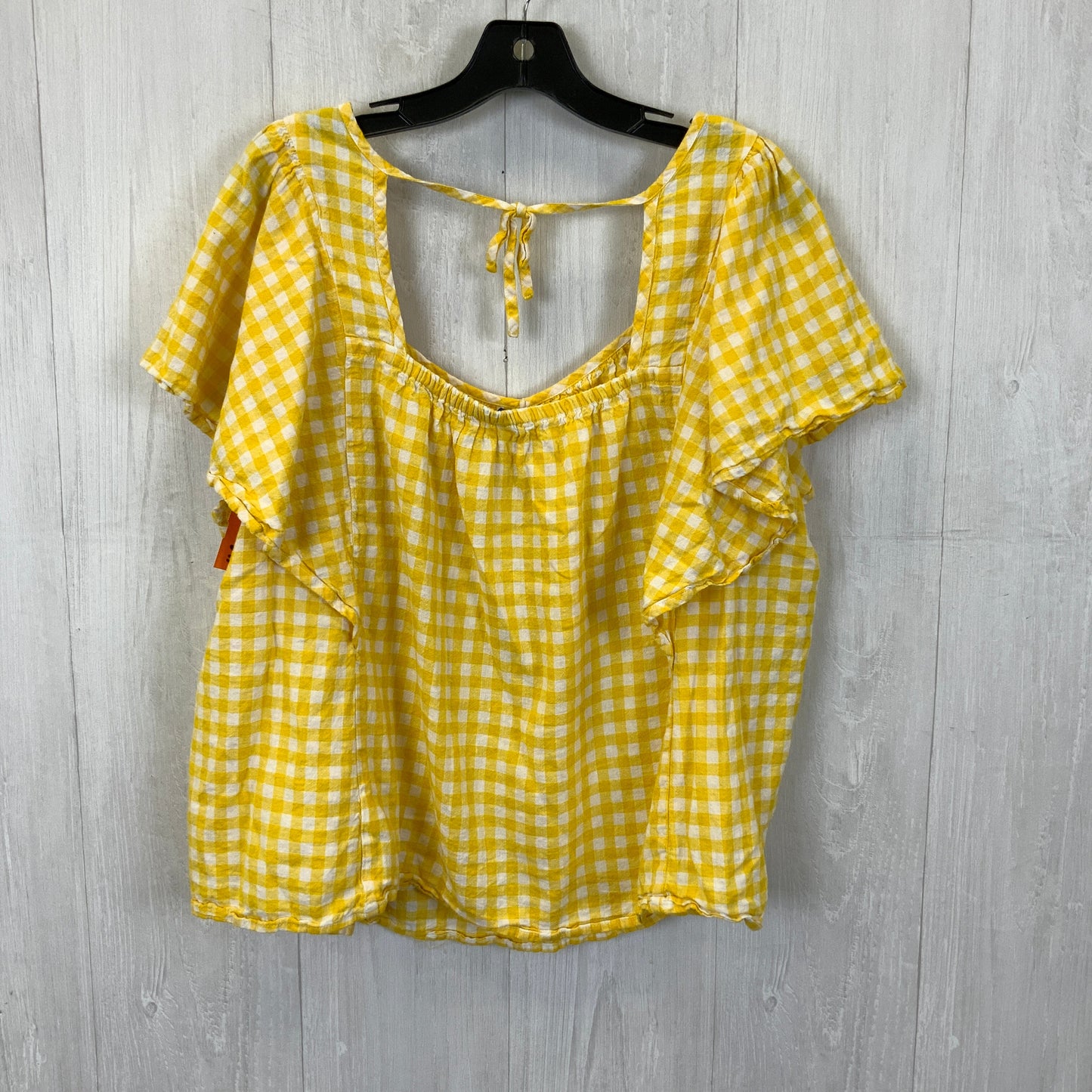 Top Short Sleeve By Old Navy In White & Yellow, Size: 3x