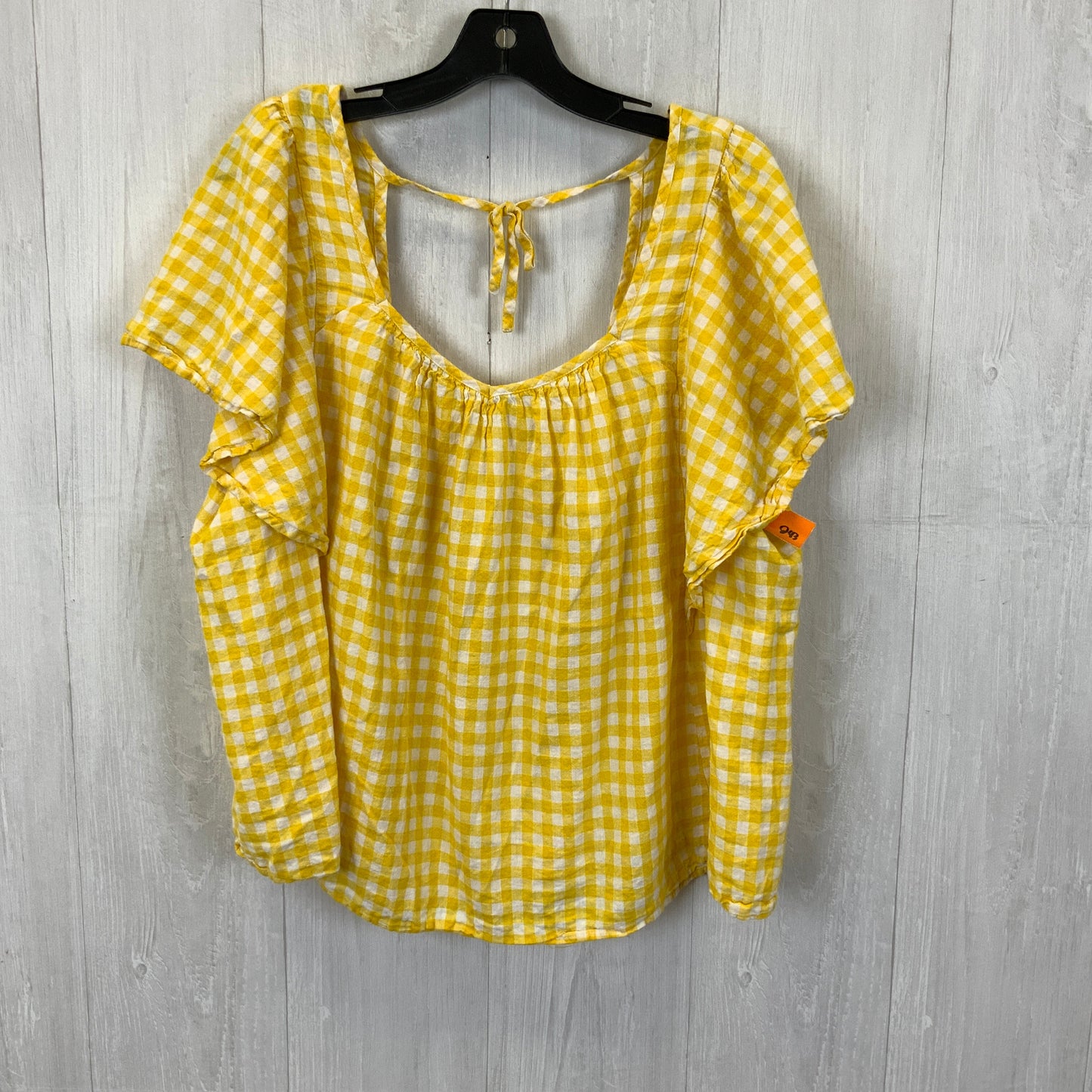 Top Short Sleeve By Old Navy In White & Yellow, Size: 3x