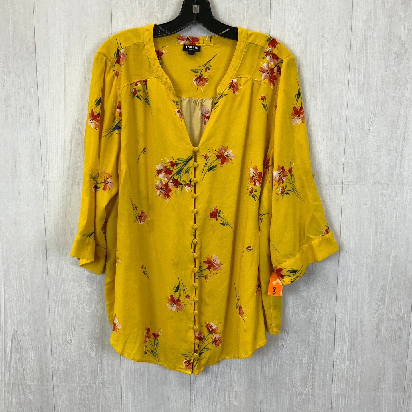 Top Short Sleeve By Torrid In Yellow, Size: 3x