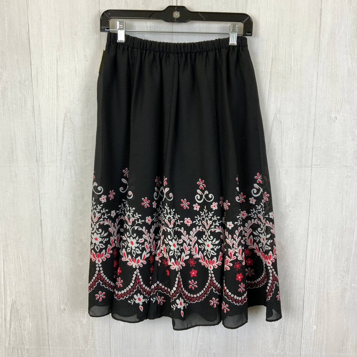 Skirt Maxi By Clothes Mentor In Black & Pink, Size: Xl